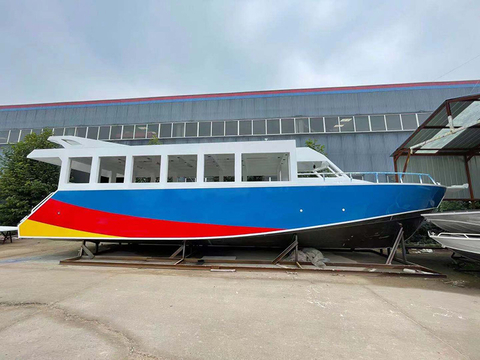 15mモノハルの旅客ボート